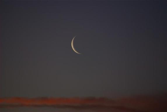 new-moon-at-sunset-725x486